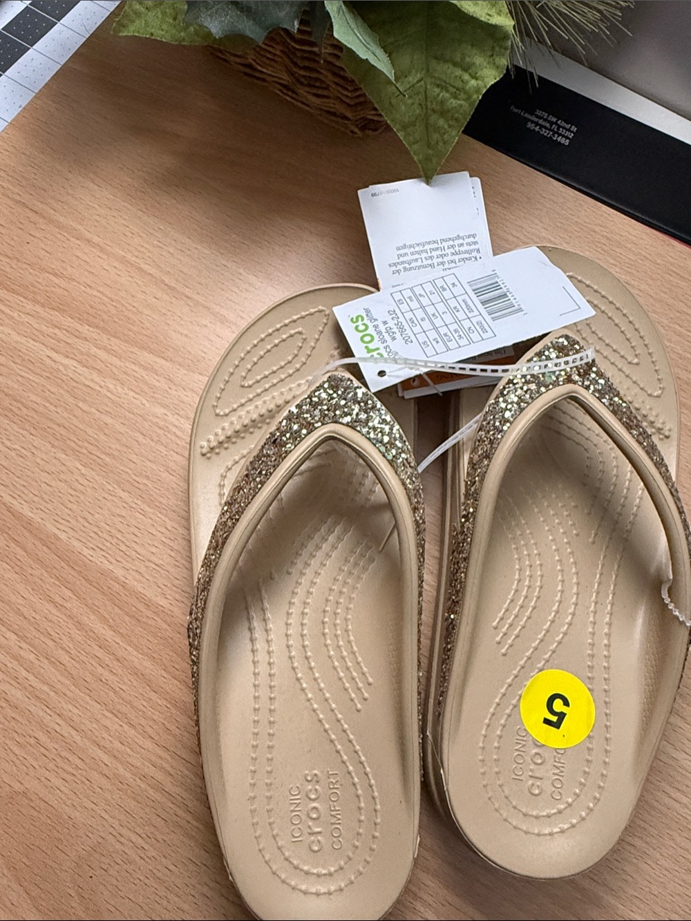NWT CROCS kids Beige Glitter Thong Sandals